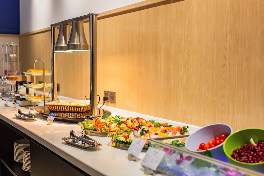 holiday inn express jiangmen jianghai an ihg hotel