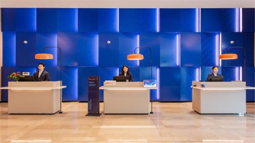 holiday inn express jiangmen jianghai an ihg hotel