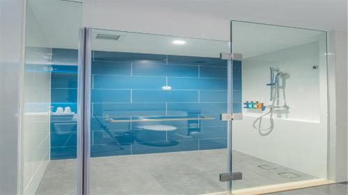holiday inn express jiangmen jianghai an ihg hotel