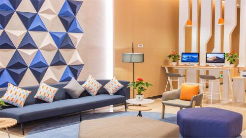 holiday inn express jiangmen jianghai an ihg hotel