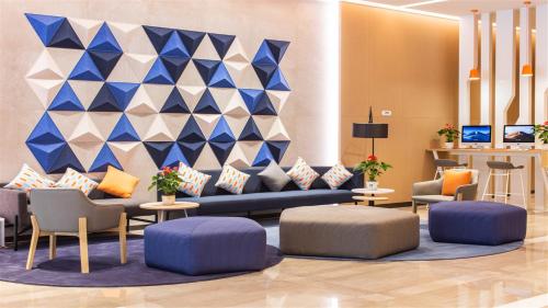 holiday inn express jiangmen jianghai an ihg hotel