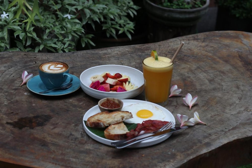 full moon guest house