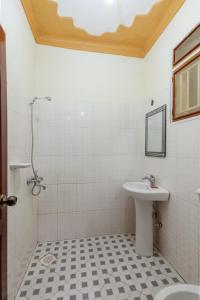 airport side hotel entebbe