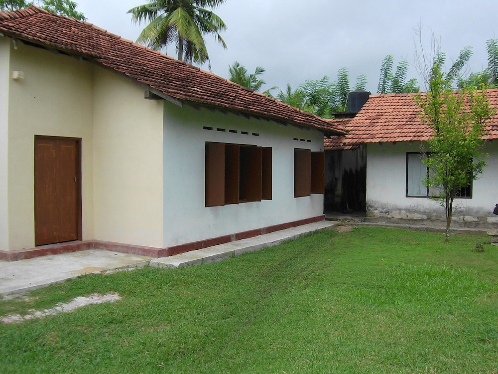 mendis cottage