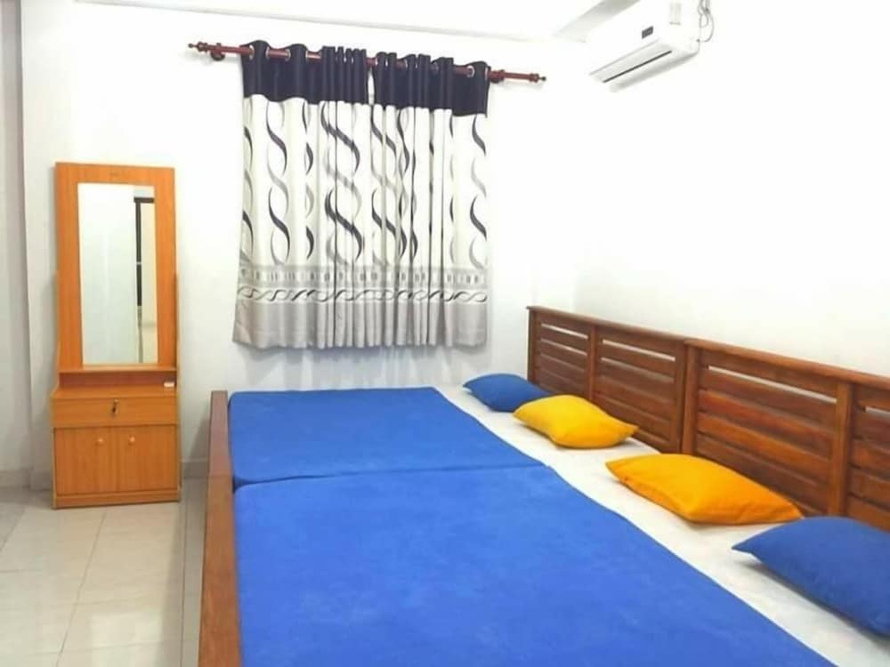 the beach house nilaveli