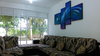 The Beach House  Nilaveli,Gandgi Nagar Irakkanndy Kuchchaveli 31012 Eastern Province,3 star