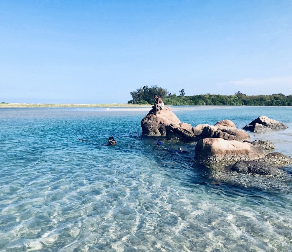 the beach house nilaveli
