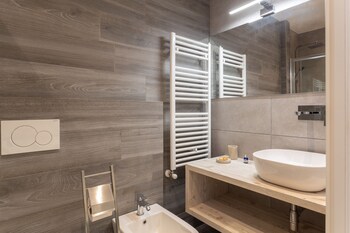 carlas rooms with private bathroom and shared kitchen