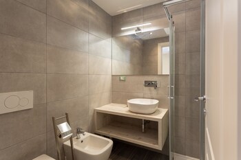 carlas rooms with private bathroom and shared kitchen