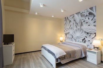 carlas rooms with private bathroom and shared kitchen