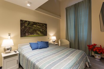 carlas rooms with private bathroom and shared kitchen