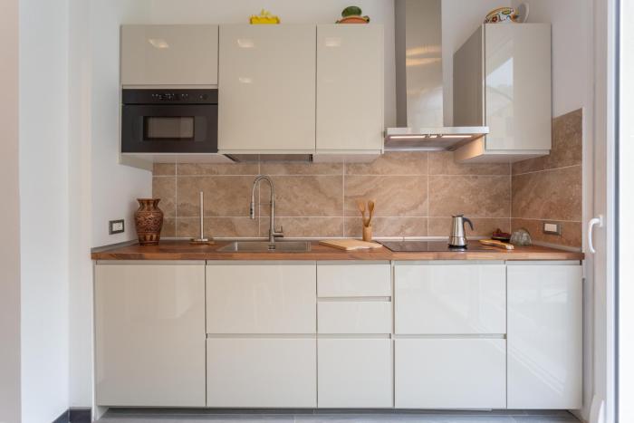 carlas rooms with private bathroom and shared kitchen