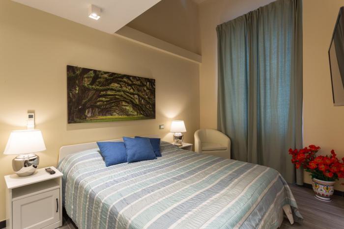 carlas rooms with private bathroom and shared kitchen