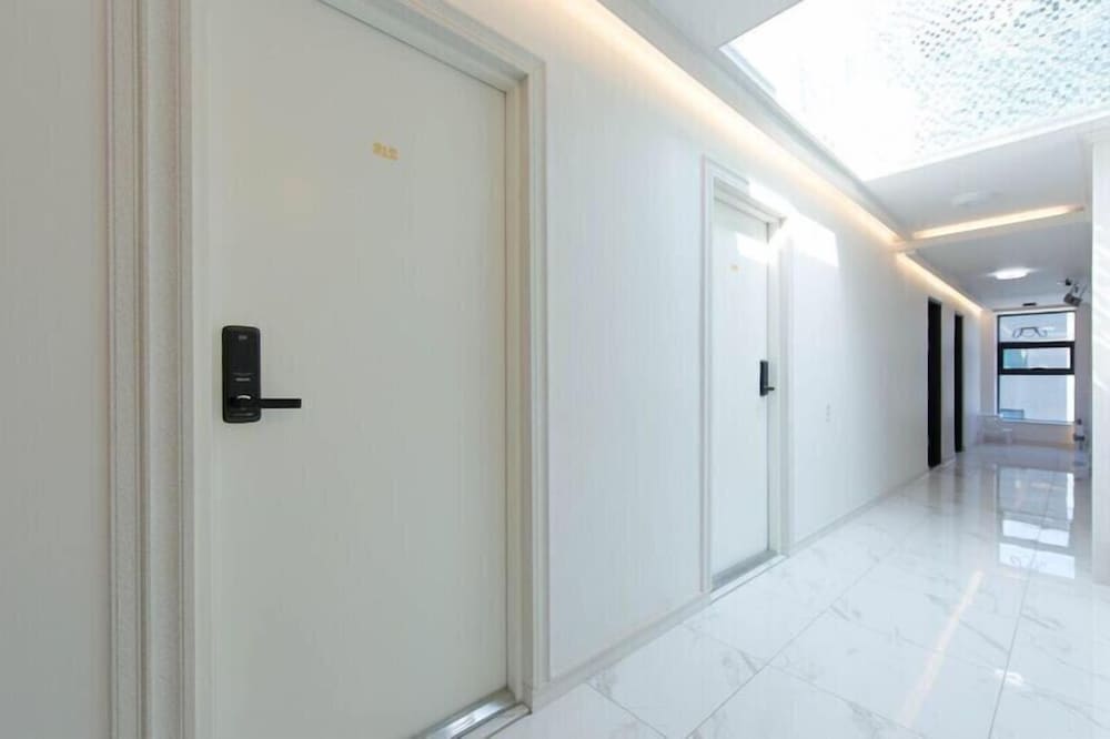 w premium guesthouse incheon airport