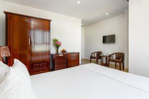 lotus rock hotel da nang