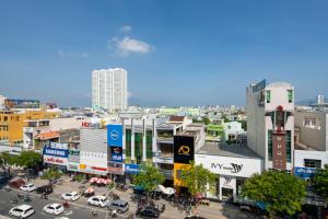 lotus rock hotel da nang
