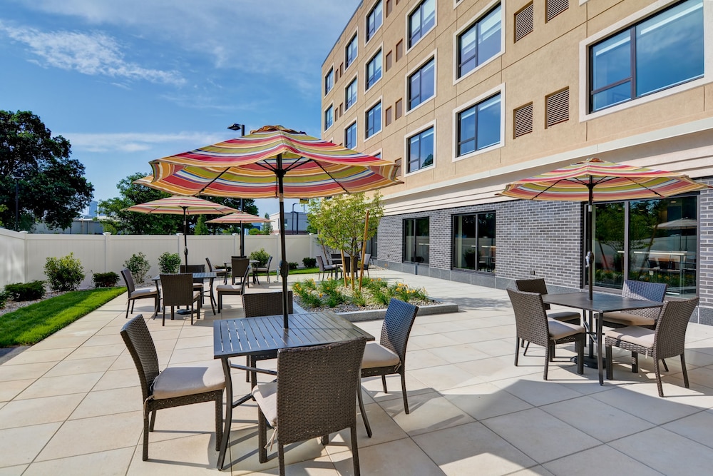 holiday inn express boston by ihg