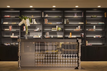 Hotel Commonwealth,Downtown Boston>>Boston,5 star