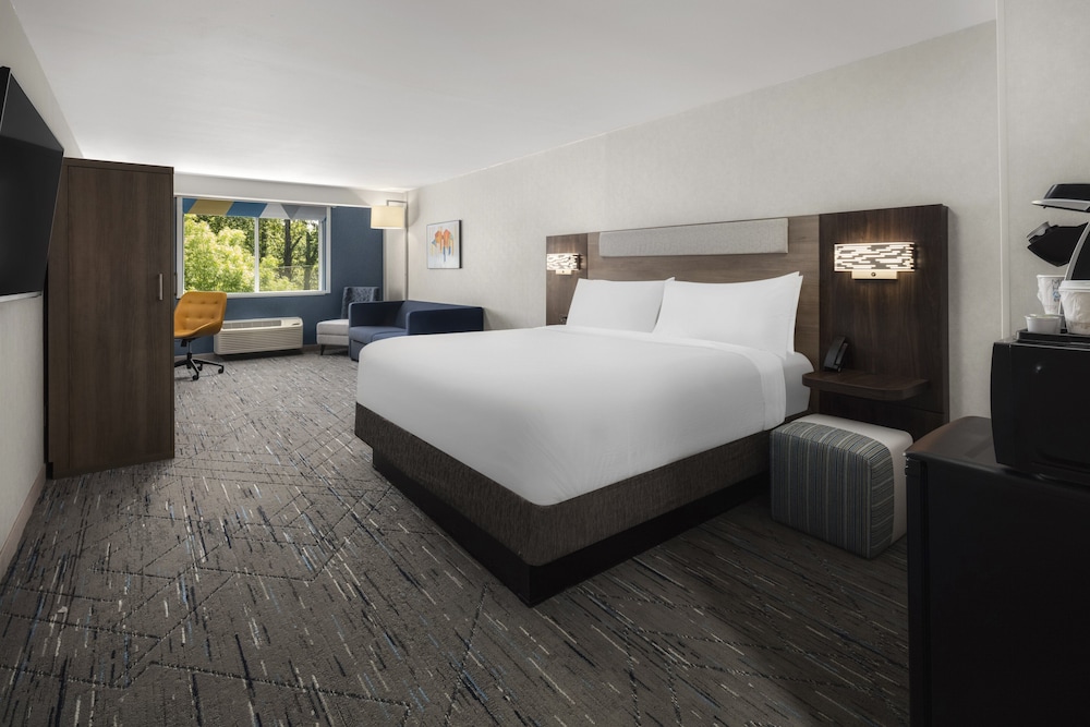 holiday inn express bothell by ihg