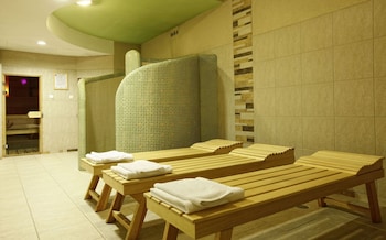 hotel apis