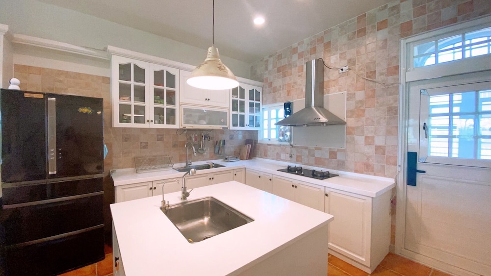 isaalice slip and slide bandb