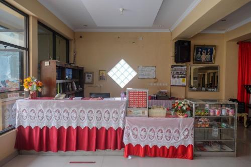 reddoorz handw hotel solo