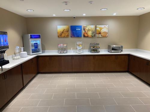 comfort suites midland west