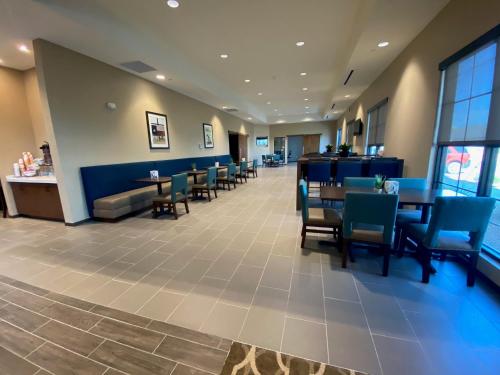 comfort suites midland west