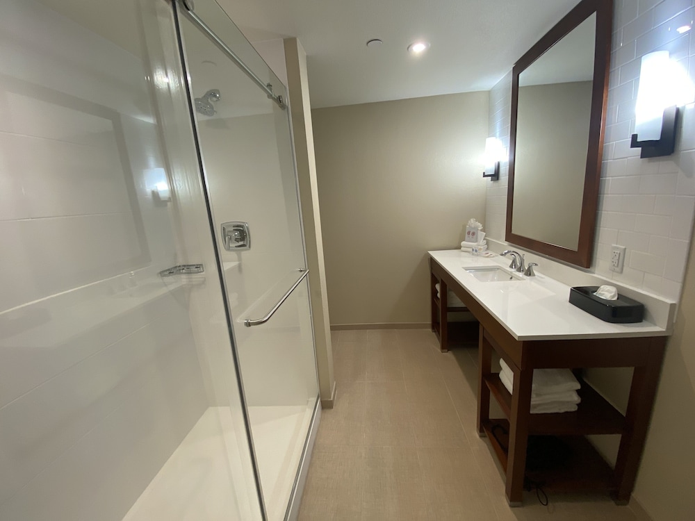 comfort suites midland west