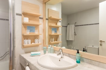 hotel monterrey roses by pierre and vacances