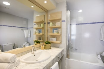 hotel monterrey roses by pierre and vacances