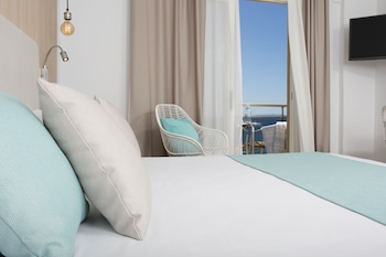 hotel monterrey roses by pierre and vacances