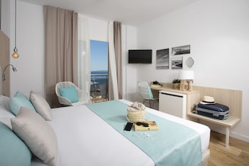 hotel monterrey roses by pierre and vacances