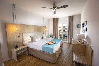 hotel monterrey roses by pierre and vacances