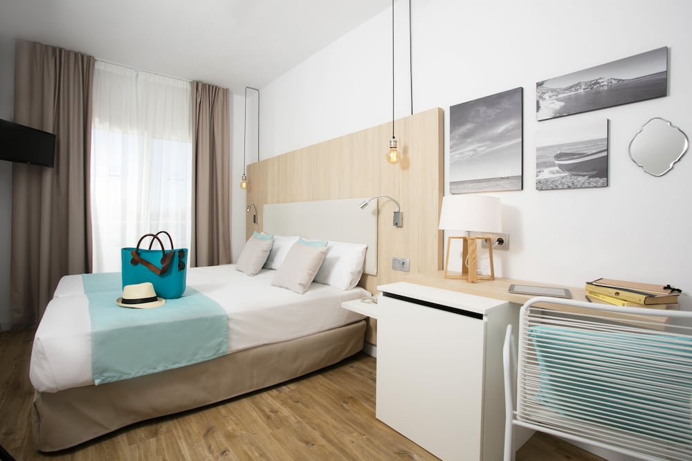 hotel monterrey roses by pierre and vacances