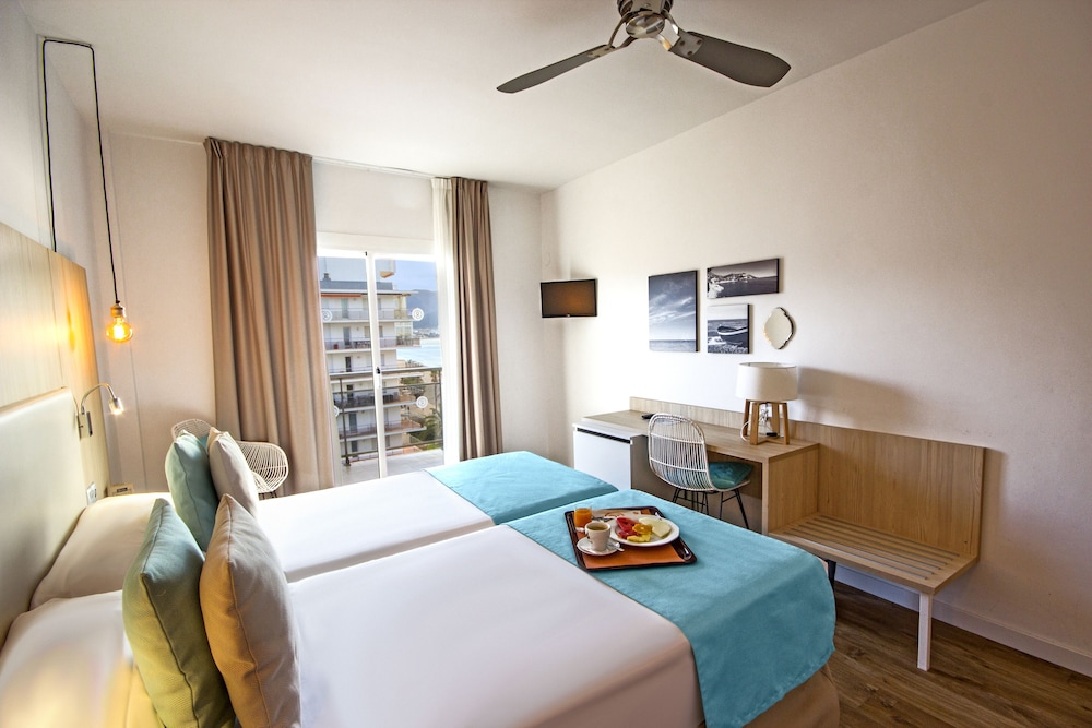 hotel monterrey roses by pierre and vacances