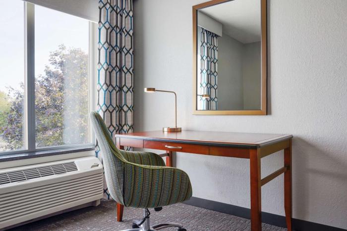 hilton garden inn allentown west