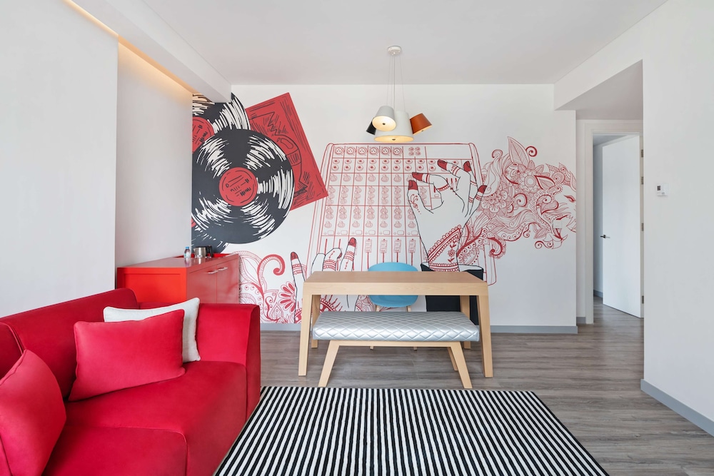 radisson red dubai silicon oasis