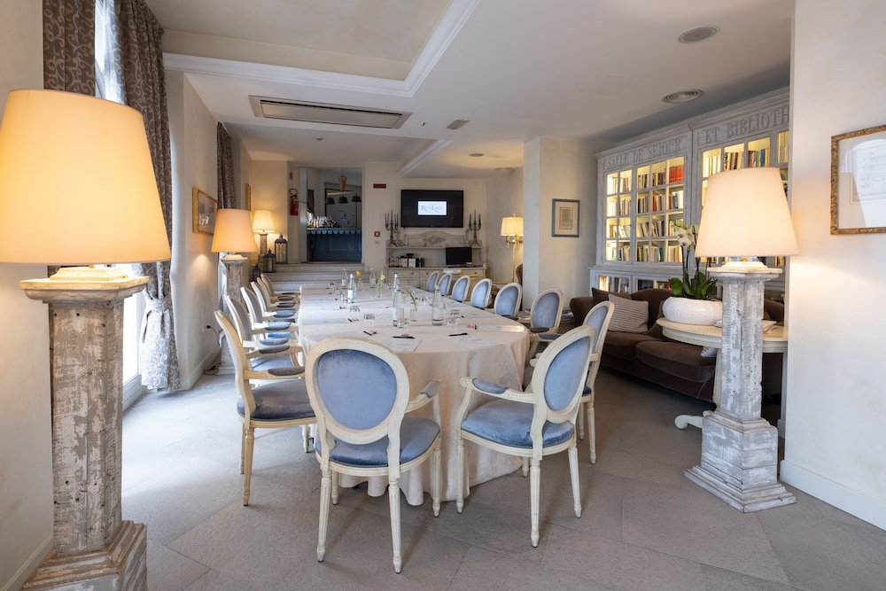 hotel rivalago