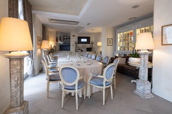 hotel rivalago