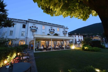 hotel rivalago