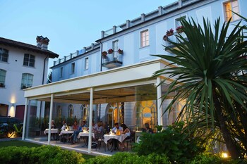 hotel rivalago