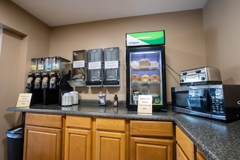 relax inn and suites