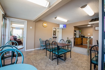 relax inn and suites