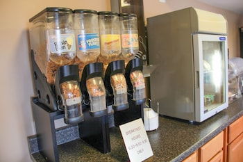 relax inn and suites