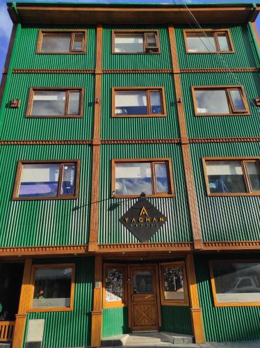 yaghan hostel
