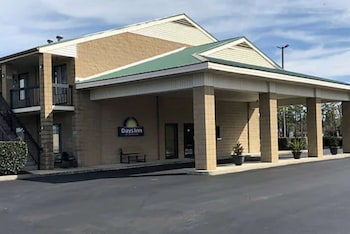 Days Inn By Wyndham Cape Carteret Near Emerald Isle,Croatan National Forest>>Cape Carteret,2 star