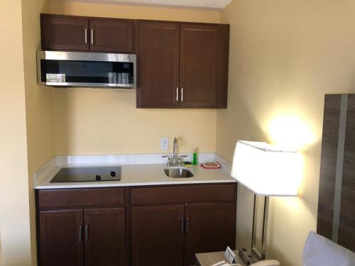 days inn by wyndham cape carteret near emerald isle