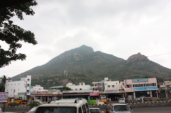 Hotel Vijay Park Tiruvanamalai,34/1-A Polur Road Tiruvannamalai 606601 Tamil Nadu,3 star
