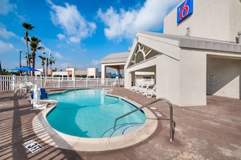 motel 6 brownsville tx north